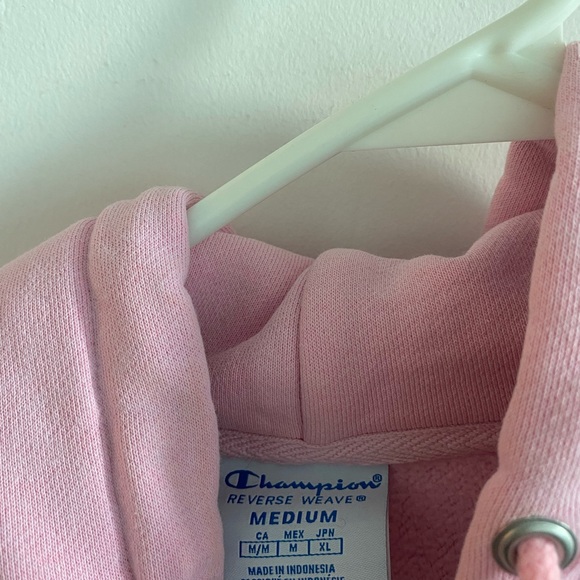 Pink cropped champion hoodie - Picture 2 of 2